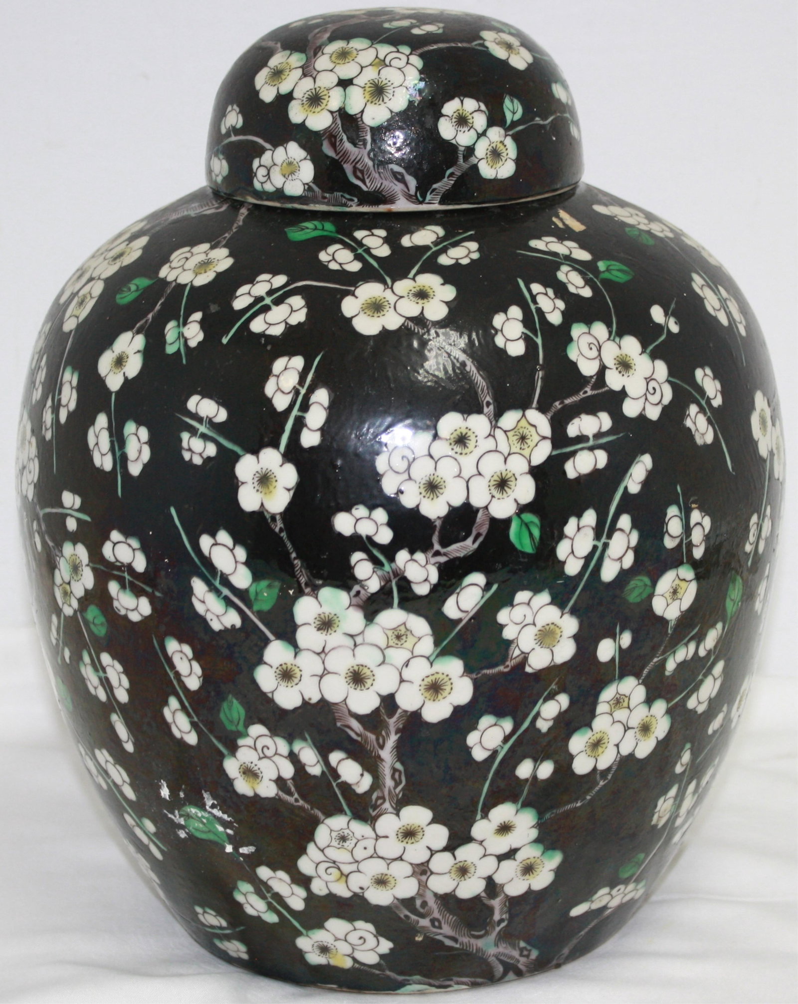 19TH CENTURY CHINESE GINGER JAR WITH HAWTHORNE: PATTERN. SIGNED ON BASE. 12" HIGH, 9" DIAMETER. GOOD OVERALL CONDITION.