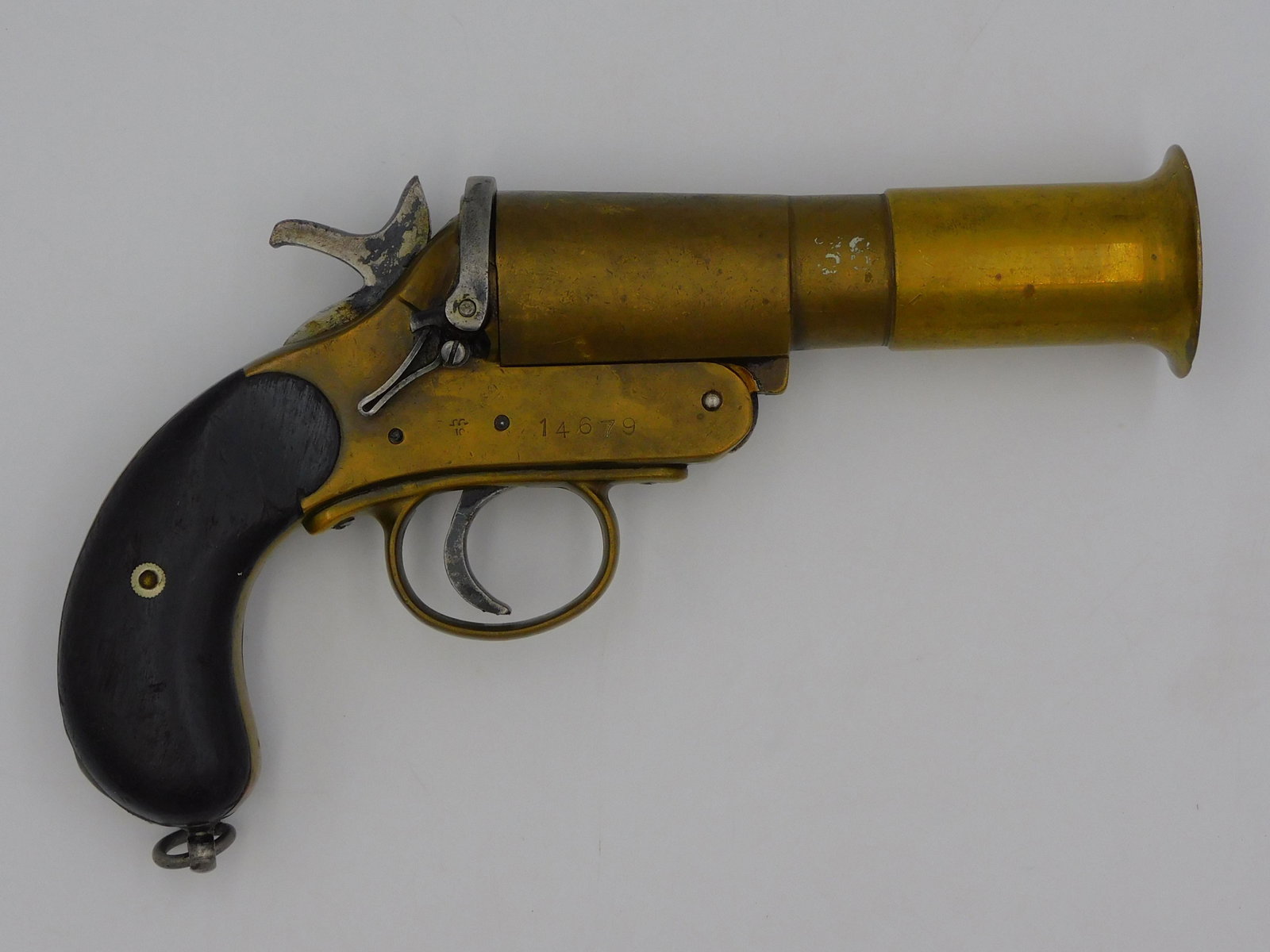 WWII Australian MK III CSR Sydney brass flare: gun/signal pistol, dated 1942, with Australian proof marks. Serial Number 14679. Unknown working condition. Age appropriate wear and patina. Grips are good. Barrel Measures 5 3/4".