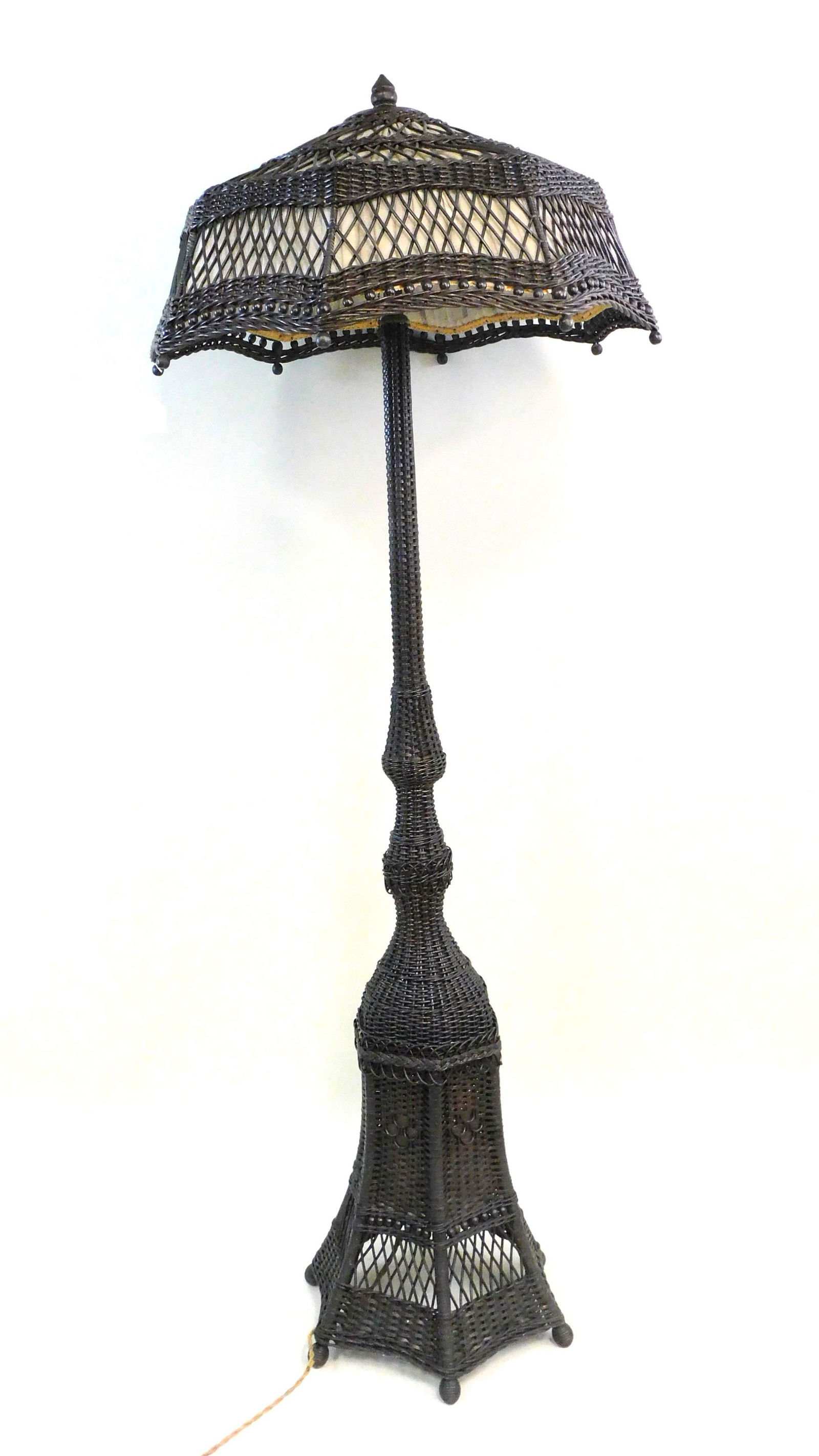 Rare wicker floor lamp, circa 1910, original dark (1 of 3)