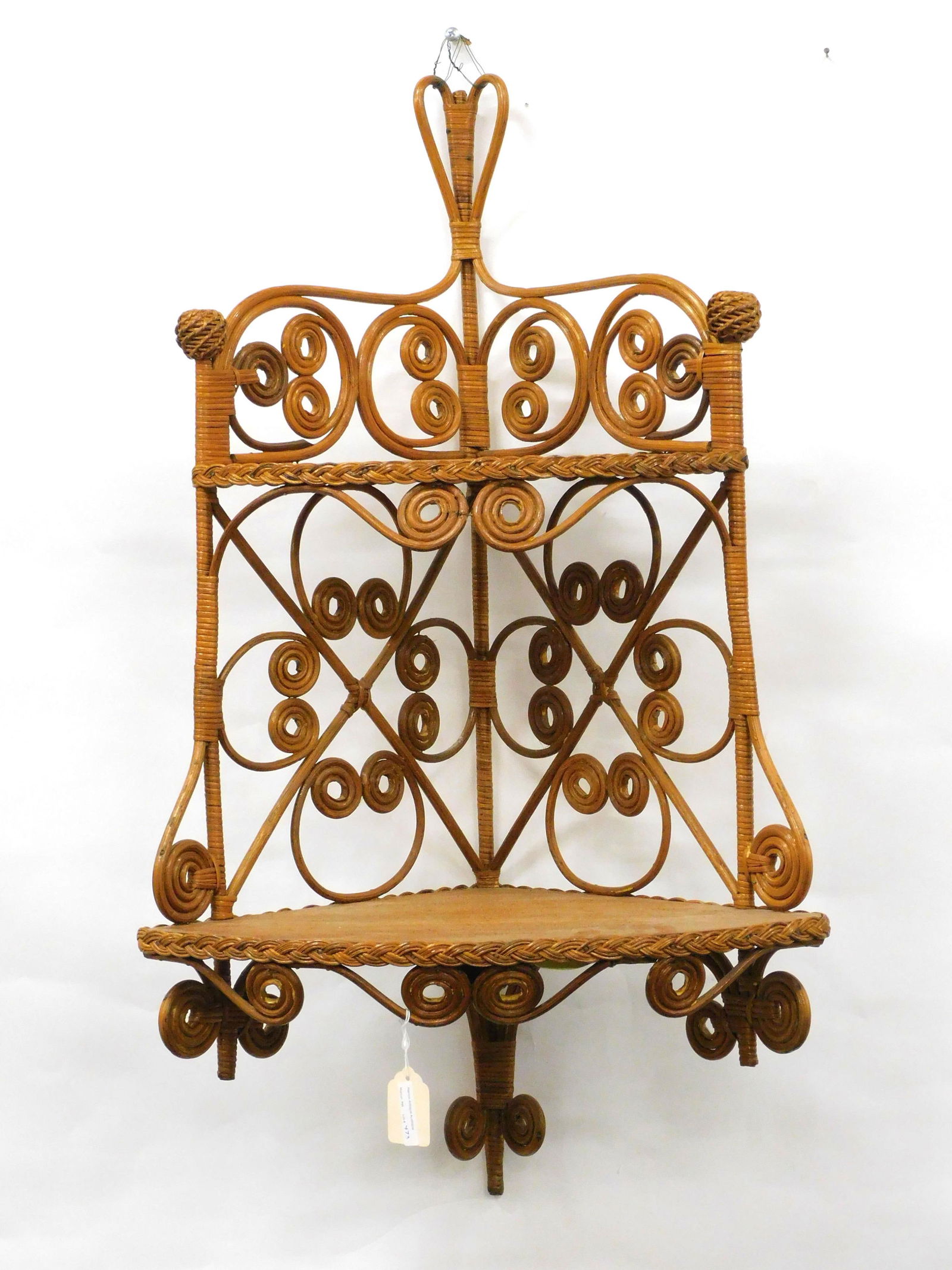 Rare Victorian wicker hanging corner shelf. (1 of 1)