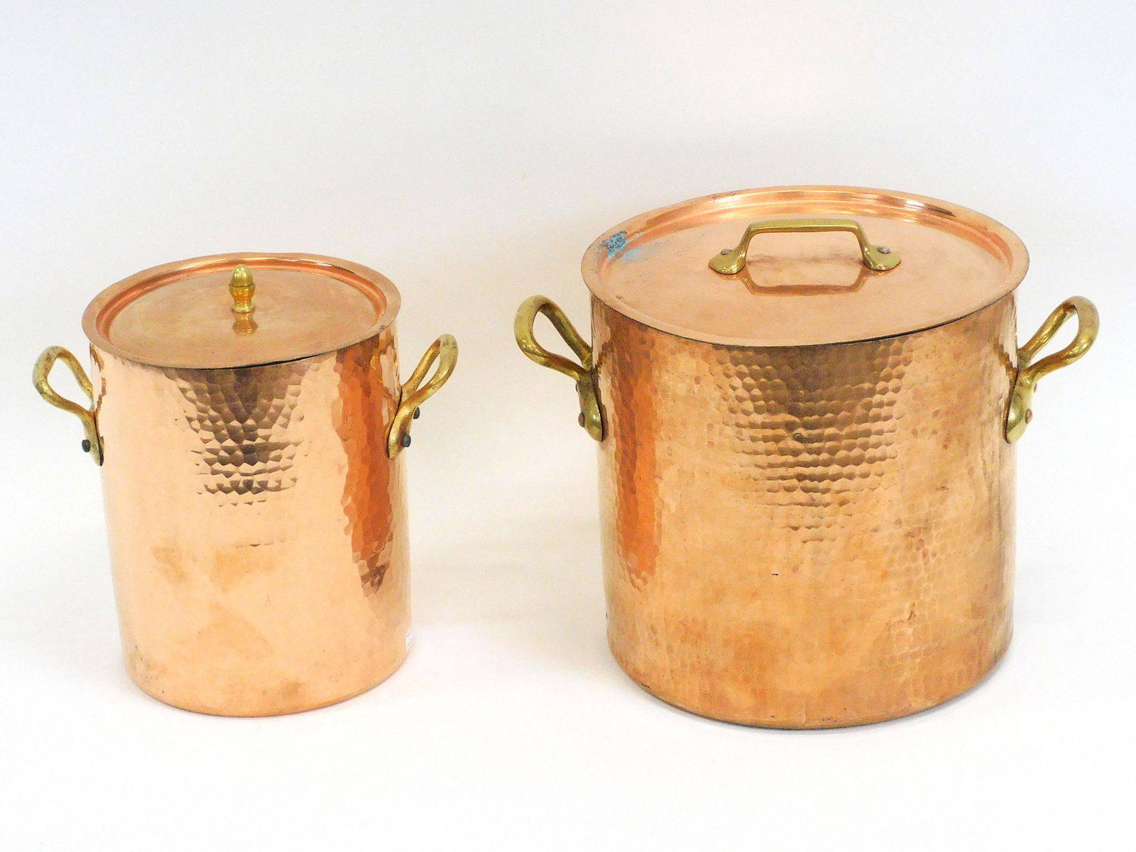 (2) Vintage French hammered copper pots. 20th c. (1 of 7)