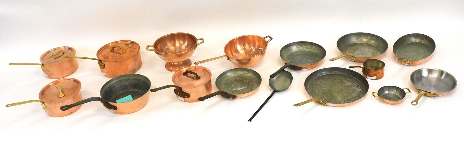 (15) Vintage copper pots and pans. To include: (1 of 13)