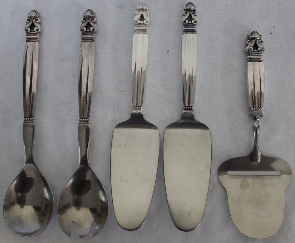 5 PC LOT MARKED GEORG JENSEN, STERLING SILVER: SERVING PIECES INCLUDING CHEESE KNIFE, 2 PIE SERVERS AND A SALAD SET, ACORN PATTERN