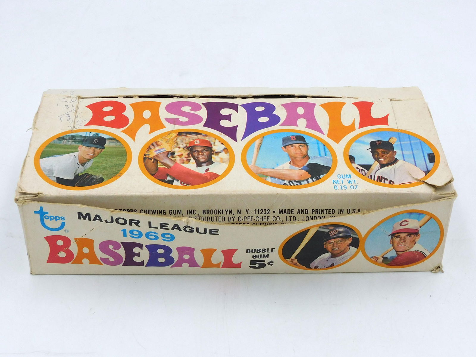 1969 Topps Major League Baseball Box Set: Open box to include: Johnny Bench #95, Willie Mays #190, Jim Bunning #175, Phil Niekro #355, Don Sutton #216, Bob Gibson #200, Steve Carlton #220, Reggie Jackson #140, Carl Yastrzemski #130, Pete Rose