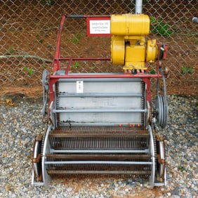 1958 Darlington Picker, Cranberry Picker