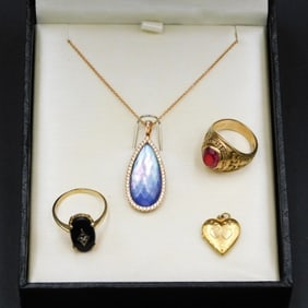 (4) Pieces Gold Jewelry