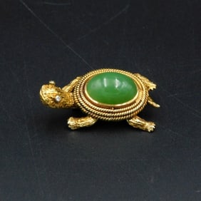 Yellow Gold Articulated Turtle Pin