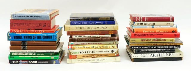 (32) Books on International Firearms