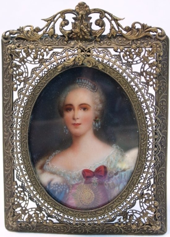 MINIATURE 19TH C PORTRAIT ON IVORY, YOUNG WOMAN: IN AN ELEGANT WHITE DRESS WITH PEARLS, SIGHT SIZE 3 1/8" X 2 1/2."