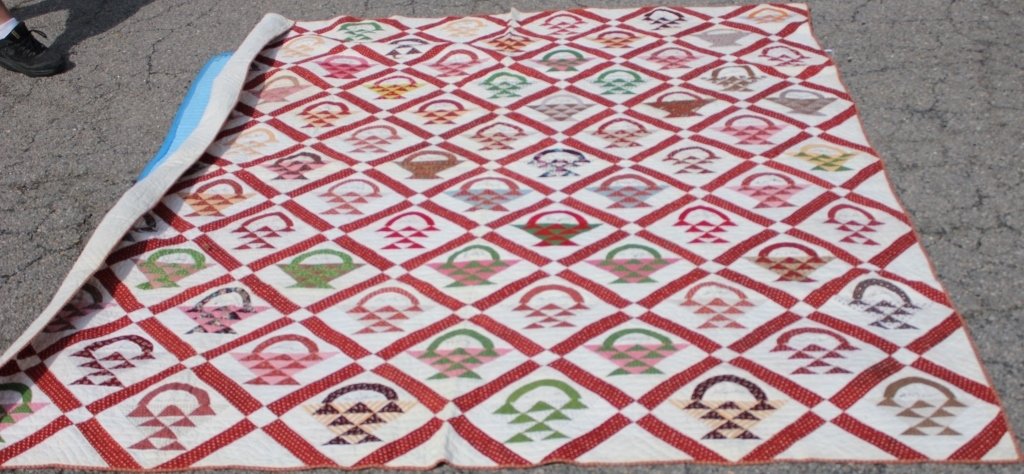 HAND SEWN 19TH C FRIENDSHIP QUILT WITH BASKET (1 of 4)