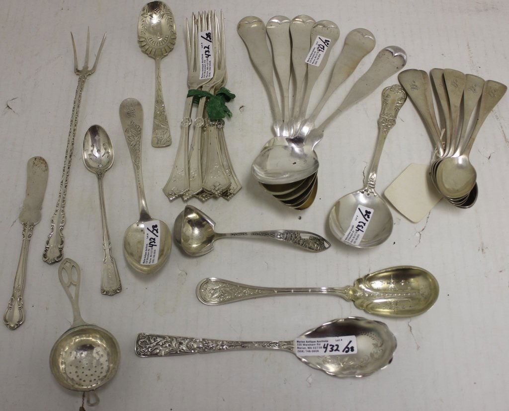 28 PIECES OF MISCELLANEOUS STERLING SILVER (1 of 3)