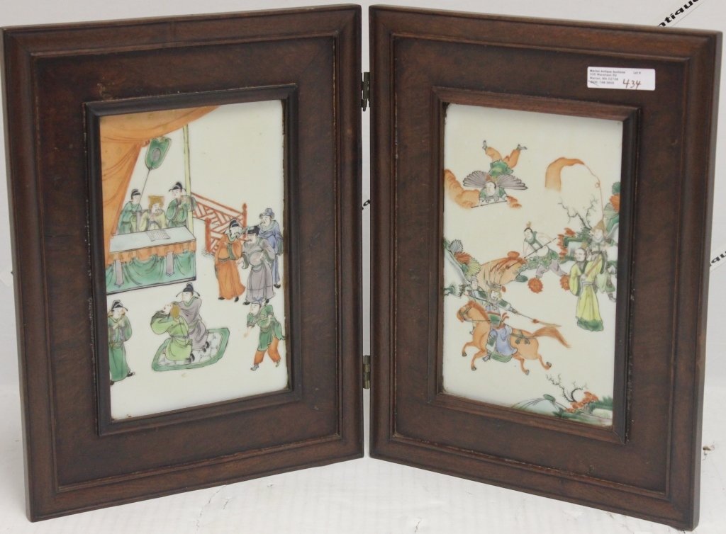 EARLY 20TH C 2 PANEL FOLDING TABLE SCREEN WITH (1 of 4)