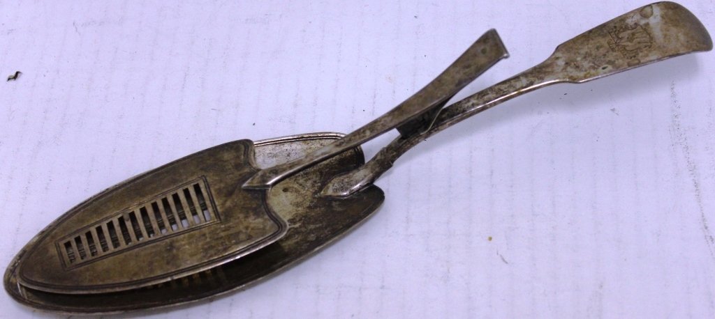 18TH C GEORGIAN STERLING SILVER ASPARAGUS SERVER,: LONDON, POSSIBLY JAMES SEABROOK, I.S. MAKER'S MARK, 5.6 OZT.