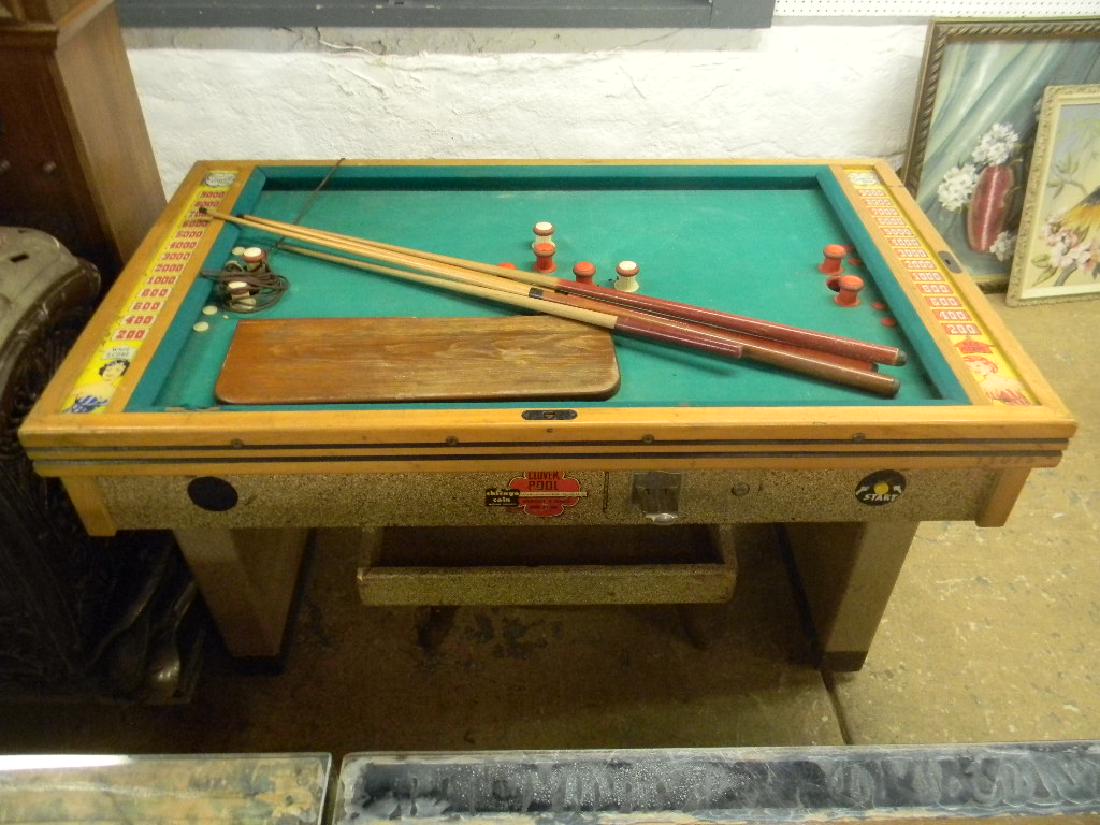 Vintage Chicago Coin Clover Pool Coin Op Bumper Table: Vintage 1950s Chicago Coin Clover Pool coin operated bumper pool or snooker table game. Includes 5 red balls, 5 white balls, 4 cues & chalk. 20 cents per game, Great for your next restoration project,