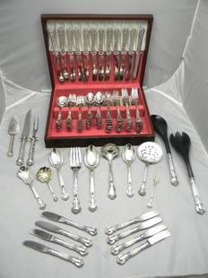 144pcs Gorham Sterling Chantilly Pattern Flatware: 144pcs Gorham Sterling Chantilly Pattern Flatware 160.3ozt (photo does not include 11 of the dinner knives)