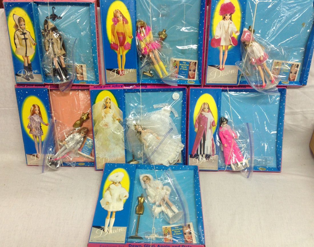 7 Topper Dawn Doll Outfits &  Dolls -orig boxes (1 of 4)