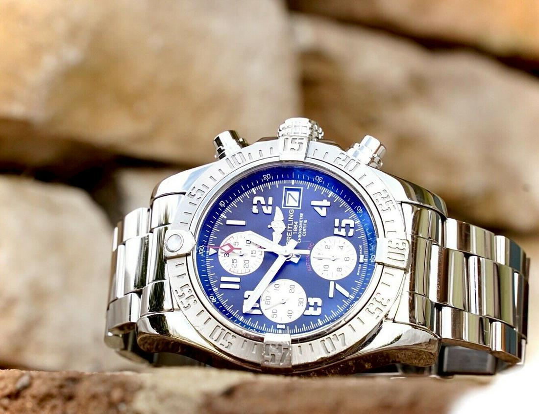 100 % AUTHENTIC BREITLING Avenger II Black Dial Men's: 100 % AUTHENTIC BREITLING Avenger II Black Dial Men's Watch! (A13381) Pre-owned: An item that has been used previously. The item may have some signs of cosmetic wear, but is fully operational and func