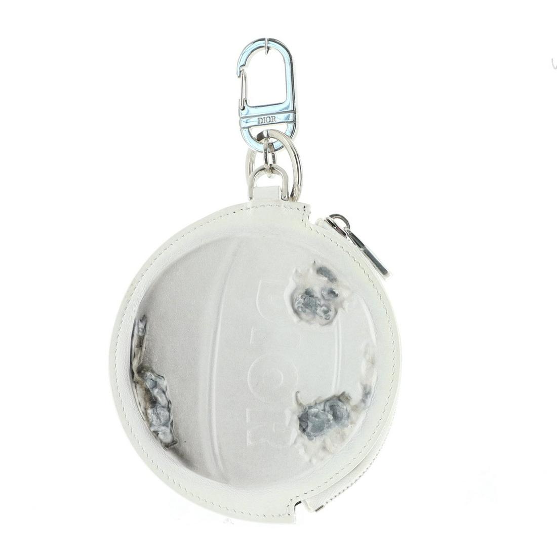 Christian Dior Daniel Arsham Zipped Keychain Printed: Christian Dior Daniel Arsham Zipped Keychain Printed Leather Pre-owned - Good Exterior Color: White Interior Color: Black Exterior Material: Leather Interior Material: Fabric Hardware Color: S