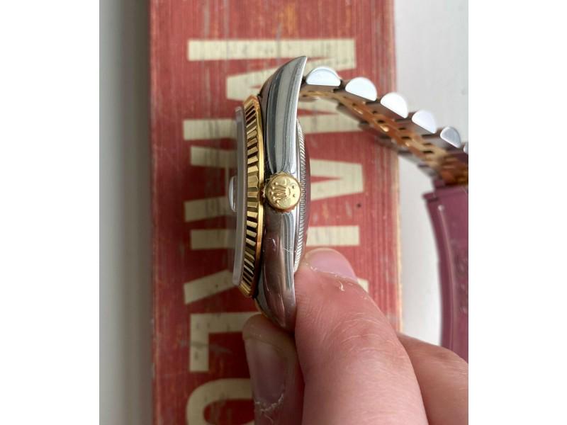 Rolex Datejust Ref 16233G Champagne Diamond Dial 18K Yellow Gold Two Tone Watch: Rolex Datejust Ref 16233G Champagne Diamond Dial 18K Yellow Gold Two Tone Watch SKU: RBJ124978980346-E Condition: Pre-Owned Model: Rolex Datejust More Details: Item Specifics:Band Color: GoldBand Mate