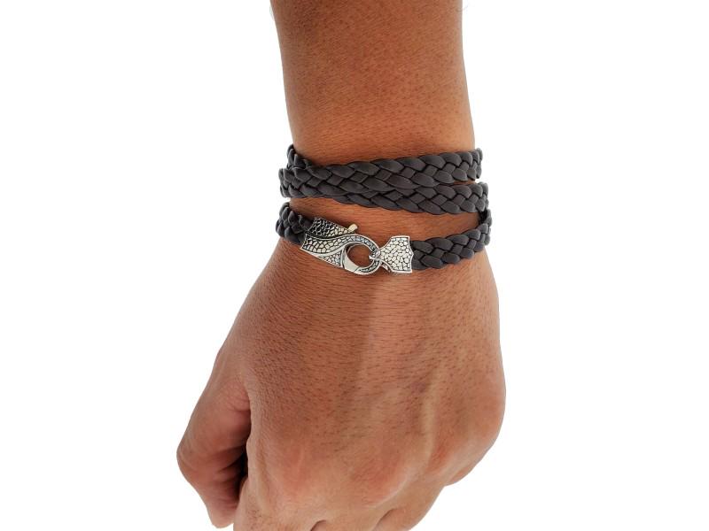 Stephen Webster Rayman 3 Wrap Black Leather Bracelet With Oxidized Silver Clasp: Stephen Webster Rayman 3 Wrap Black Leather Bracelet With Oxidized Silver Clasp SKU: RBJ233711512670-E Brand: Stephen Webster Condition: Never Worn Metal: Sterling Silver Model: 233711512670-E Size an