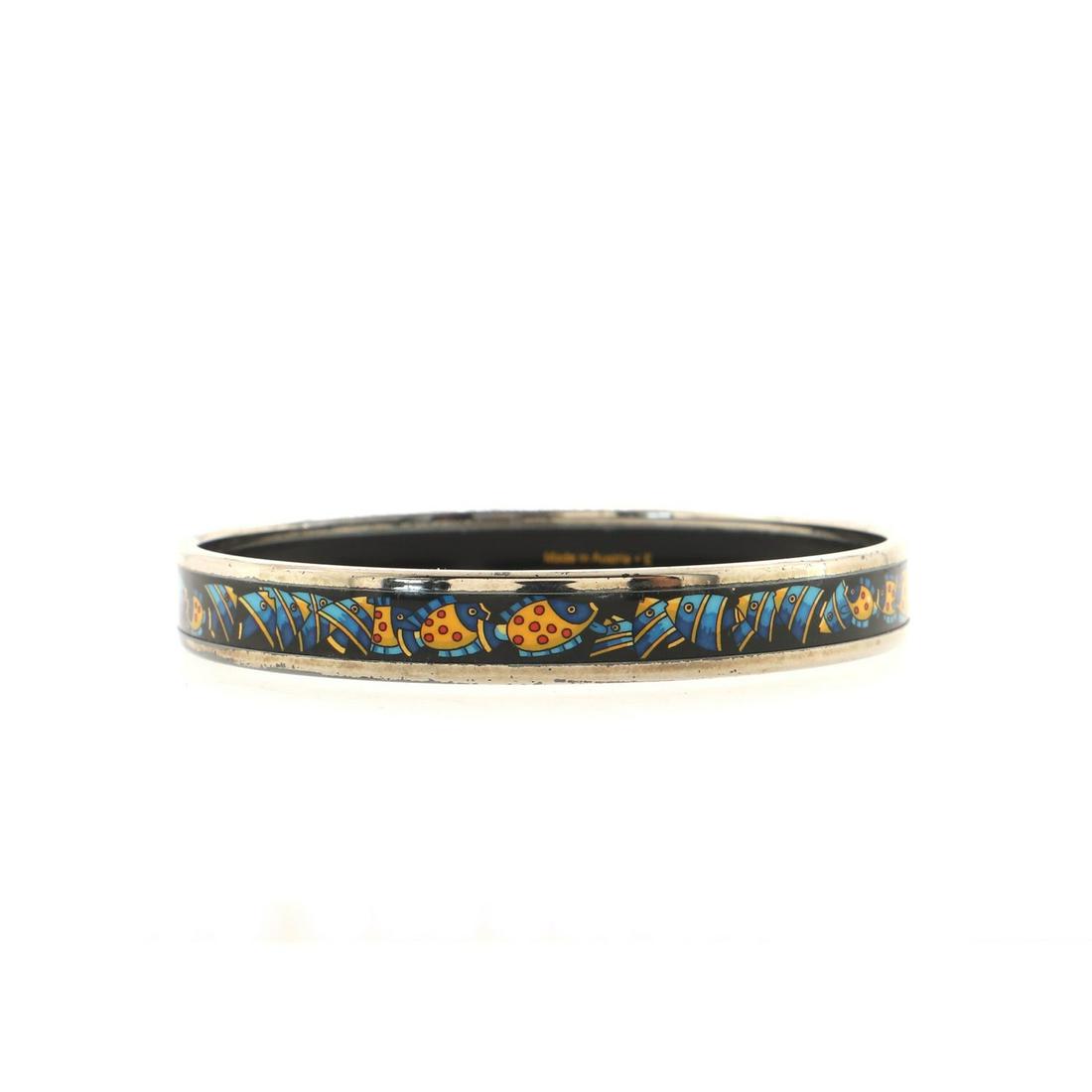 Hermes Capitales Bangle Bracelet Printed Enamel Narrow: Hermes Capitales Bangle Bracelet Printed Enamel Narrow Exterior Color: Black, Print, Silver Collateral: Signed Box Material: Enamel, Palladium SKU: BT.HM.CEGT.EEEL.NRWO Item No: 93279/15 <br