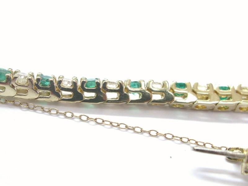 Fine Gem Emerald Diamond Yellow Gold Tennis Bracelet 3.24CT: Fine Gem Emerald Diamond Yellow Gold Tennis Bracelet 3.24CT Product Code: 233999860413-E Condition: Never Worn Stone: Diamond-Emerald Model: 233999860413-E Details: Details: Country of Manufacture: Un