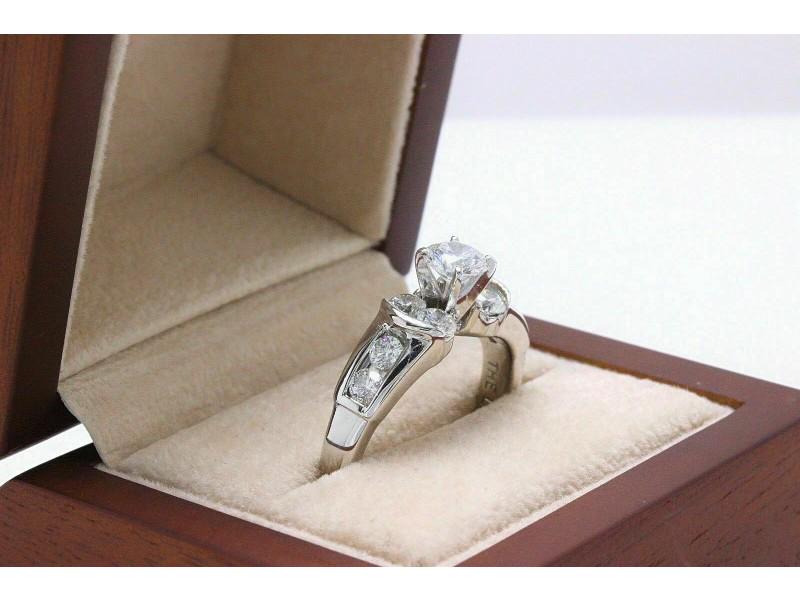 Leo Diamond Engagement Ring Round Cuts 1.82 Ct 14k White Gold $9,000 Retail: Leo Diamond Engagement Ring Round Cuts 1.82 Ct 14k White Gold $9,000 Retail Product Code: 174236953615-E Condition: Pre-Owned Metal: White Gold Stone: Diamond Model: 174236953615-E Item Specifics: