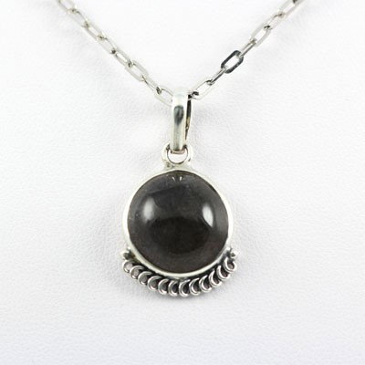 Beautiful Silver Pendant Labradorite Blue Gemstones, 8.: Beautiful Silver Pendant Labradorite Blue Gemstones, 8.4g **|**|** MSRP: $140