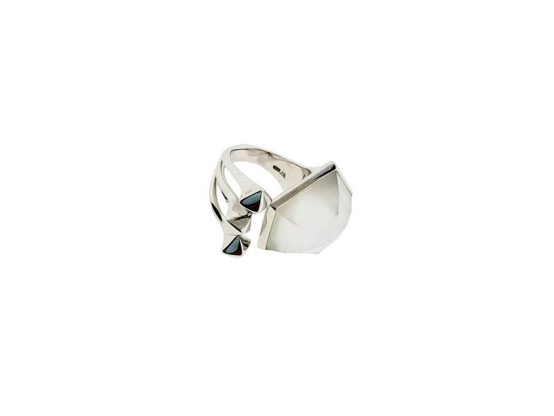 Stephen Webster Superstud Crystal Haze Mother Of Pearl Ring Size 7: Stephen Webster Superstud Crystal Haze Mother Of Pearl Ring Size 7 Product Code: 333723927448-E Brand: Stephen Webster Condition: Never Worn Metal: Sterling Silver Stone: Mother of Pearl Model: 33