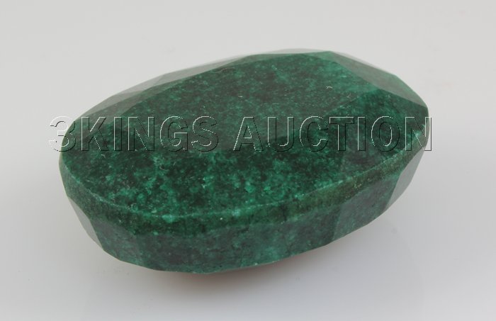 Natural 181.19CTW Emerald Beryl Loose Gemstone: Natural 181.19CTW Emerald Beryl Loose Gemstone **|**|** 42.14x32.07x17.12mm Natural Emerald Beryl Loose Gemstone ; MSRP: $600