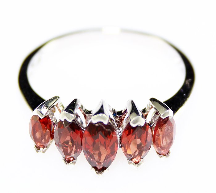 Sterling Platinum 2.2 ctw Garnet Ring: Sterling Platinum 2.2 ctw Garnet Ring **|**|** MSRP: $300
