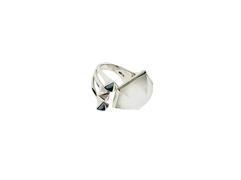 Stephen Webster Superstud Crystal Haze Mother Of Pearl Ring Size 7: Stephen Webster Superstud Crystal Haze Mother Of Pearl Ring Size 7 Item Specifics: Base Metal: Sterling Silver, 925 parts per 1000 Brand: Stephen Webster Country/Region of Manufacture: United Kingdom