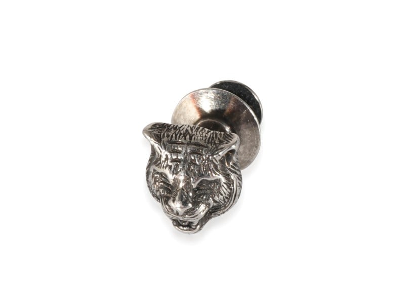 Gucci Alessandro Michele Feline Head Lapel Pin: Gucci Alessandro Michele Feline Head Lapel Pin Item Specifics: Base Metal: Base Metal Brand: Gucci Collection: Alessandro Michele Department: Unisex Gender: Unisex Gross Weight (grams): 3