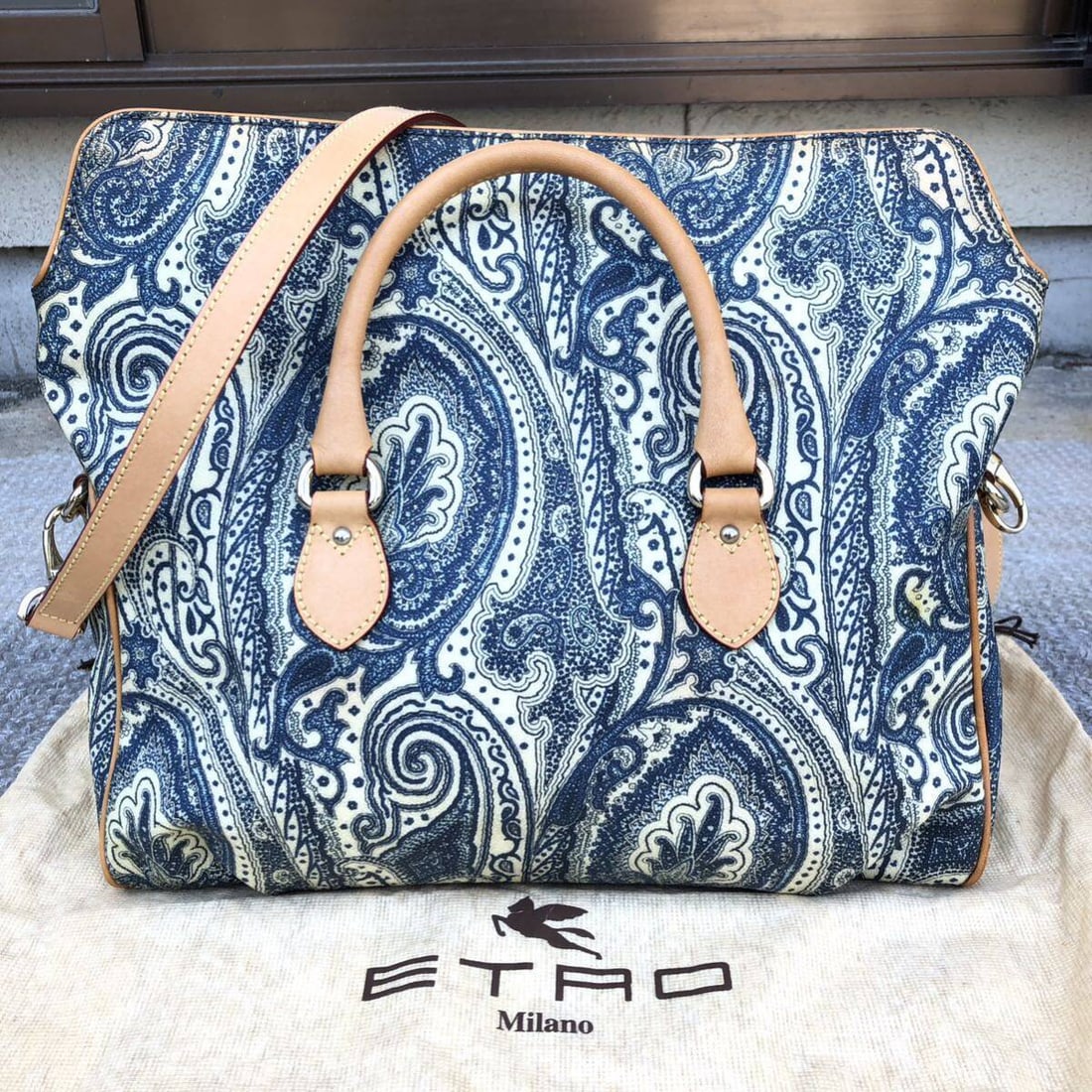ETRO Handbag Paisley Pattern 2way Shoulder: ETRO Handbag Paisley Pattern 2way Shoulder Bag PVC Leather Ladies Made in Italy Condition: Pre-owned Seller Notes: ?This item was previously used. There are some scuffs and scratches, but they do not
