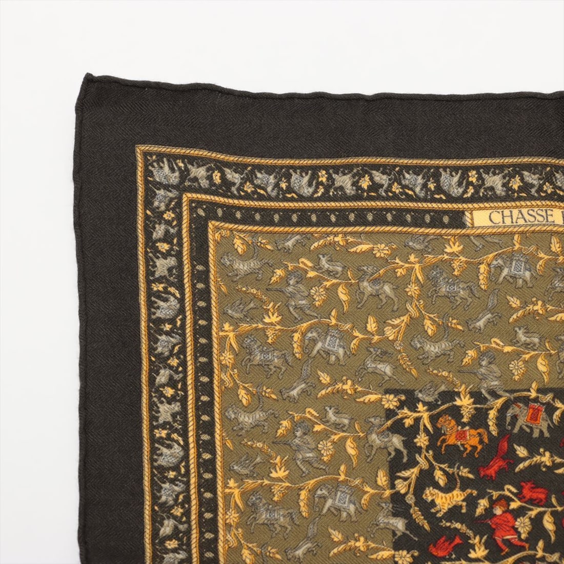 Hermes Carre 45 CHASSE EN INDE: Hermes Carre 45 CHASSE EN INDE Hunting in India Scarf Cashmere & Silk Condition: Pre-owned Seller Notes: ?Very Good : Used with minor stains and/or scratches. A3114870? Style: Scarf Material: Cashmere