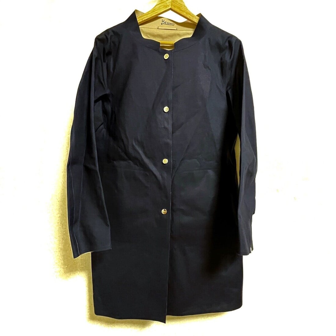 Auth HERNO - Navy Womens Coat: Auth HERNO - Navy Womens Coat Condition: Pre-owned Brand: HERNO Style: Coat Color: Navy Outer Shell Material: Please see the photo of the quality tag ConditionRank: 6 Department: Womens <