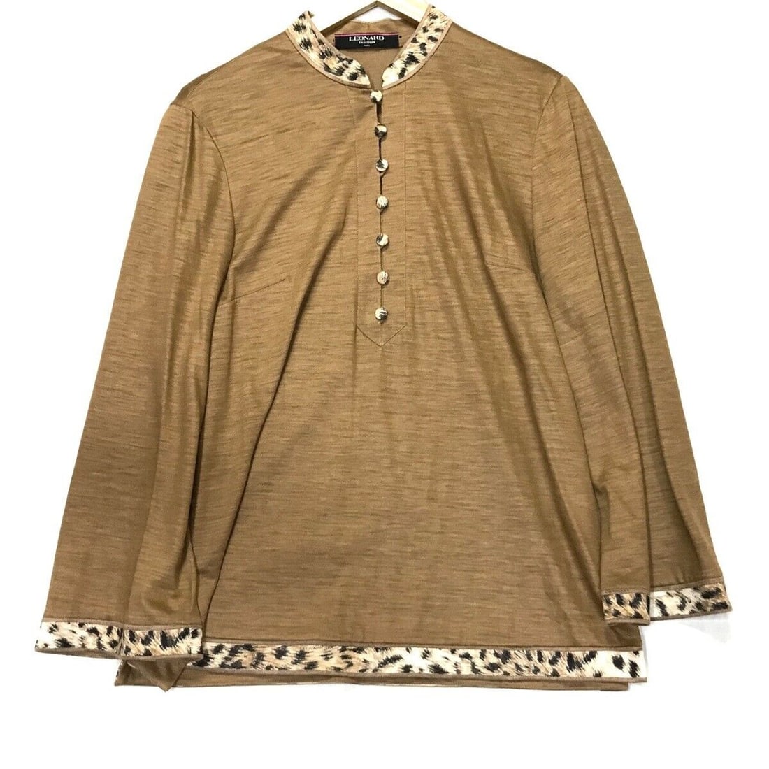 Auth LEONARD - Brown Cream Black: Auth LEONARD - Brown Cream Black Womens Cutsew Condition: Pre-owned Brand: LEONARD Style: Cutsew Color: Brown, Cream, Black Material: Please see the photo of the quality tag ConditionRank: 6 <