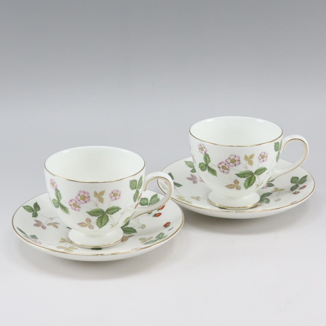 Wedgwood Wild strawberry Tableware Cup &: Wedgwood Wild strawberry Tableware Cup & saucer x2 Porcelain _ Condition: Pre-Owned Brand: Wedgwood Style: Tableware Material: Porcelain Color: Green Size: See Description Department: _ <