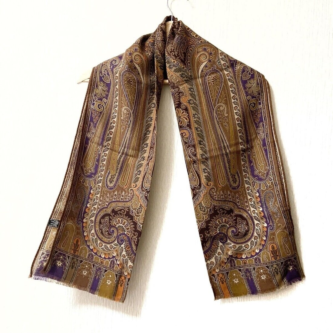Auth ETRO - Brown Purple Multi: Auth ETRO - Brown Purple Multi Wool Silk Scarf Condition: Pre-owned Brand: ETRO Style: Scarf Color: Brown, Purple, Multi Material: Wool, Silk Accessories: None ConditionRank: 6 T