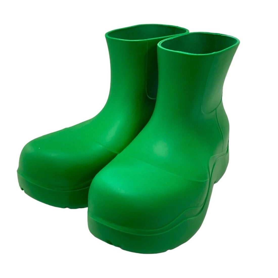 BOTTEGA VENETA Paddle Ankle Boots Green: BOTTEGA VENETA Paddle Ankle Boots Green Size: 36 Condition: Pre-owned Brand: BOTTEGA VENETA Country: Japan SN: MOR_0820 Character: Boots Lining Material: Leather Heel Height: High