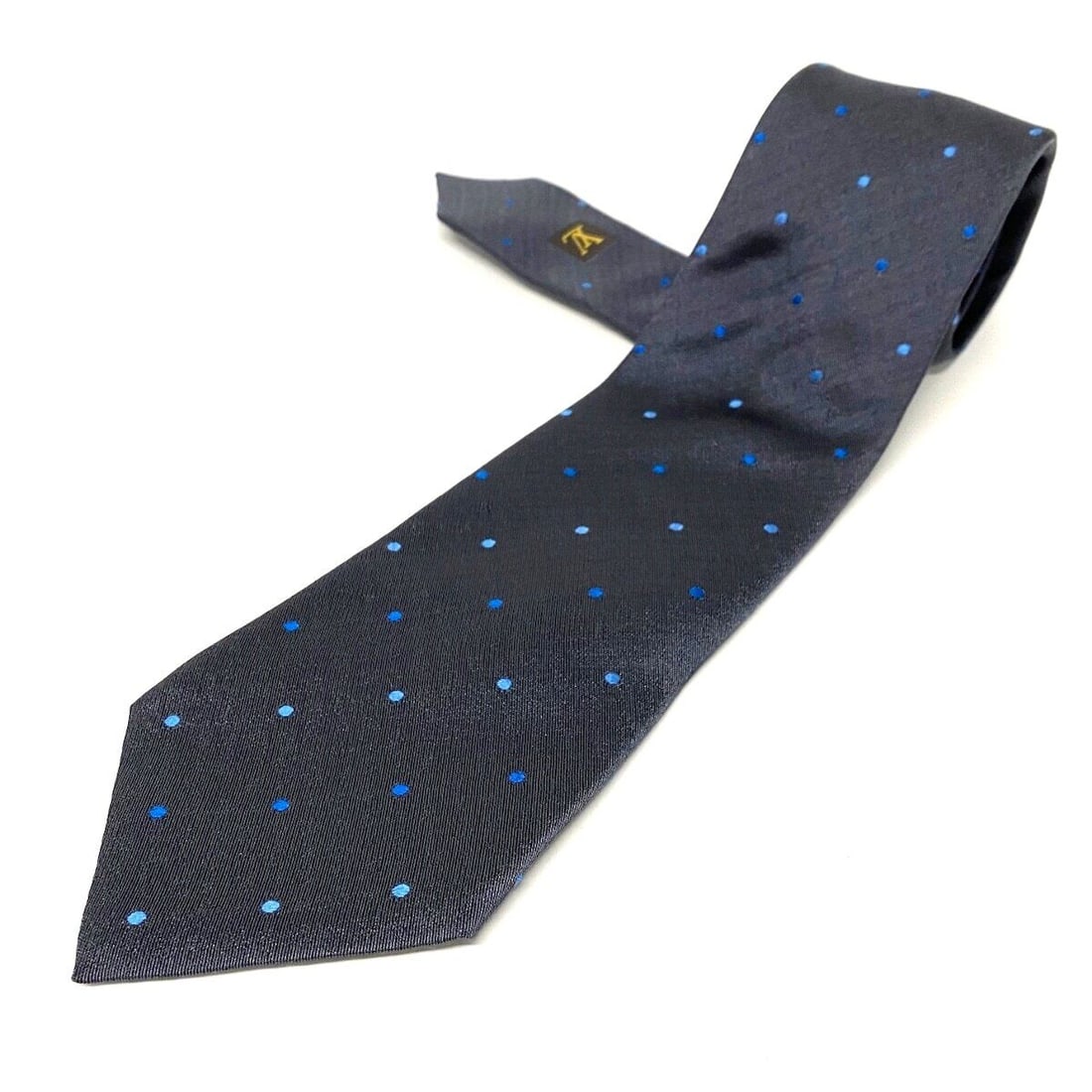 Auth LOUIS VUITTON - Dark Gray: Auth LOUIS VUITTON - Dark Gray Blue Light Blue Mens Tie Condition: Pre-owned Brand: LOUIS VUITTON Style: Tie Color: Dark Gray, Blue, Light Blue Accessories: Box ConditionRank: 6 Departmen