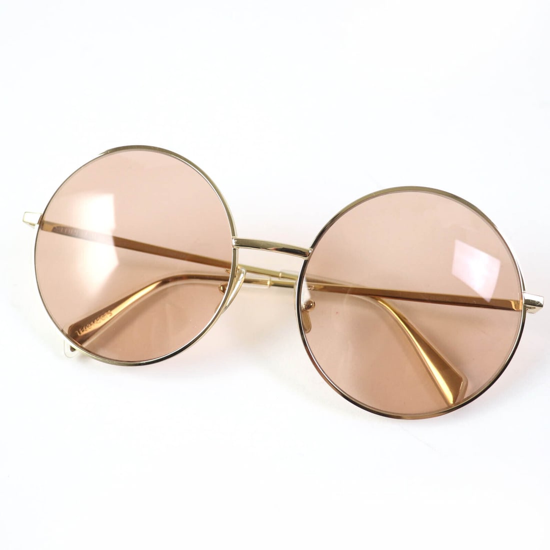 CELINE Very CL40076U logo round sunglasses: CELINE Very CL40076U logo round sunglasses gold brown 60 18 145 case made Condition: Pre-owned Brand: CELINE Country: Japan SN: MOR_0820 UV Protection: NA Lens Material: NA Model: NA