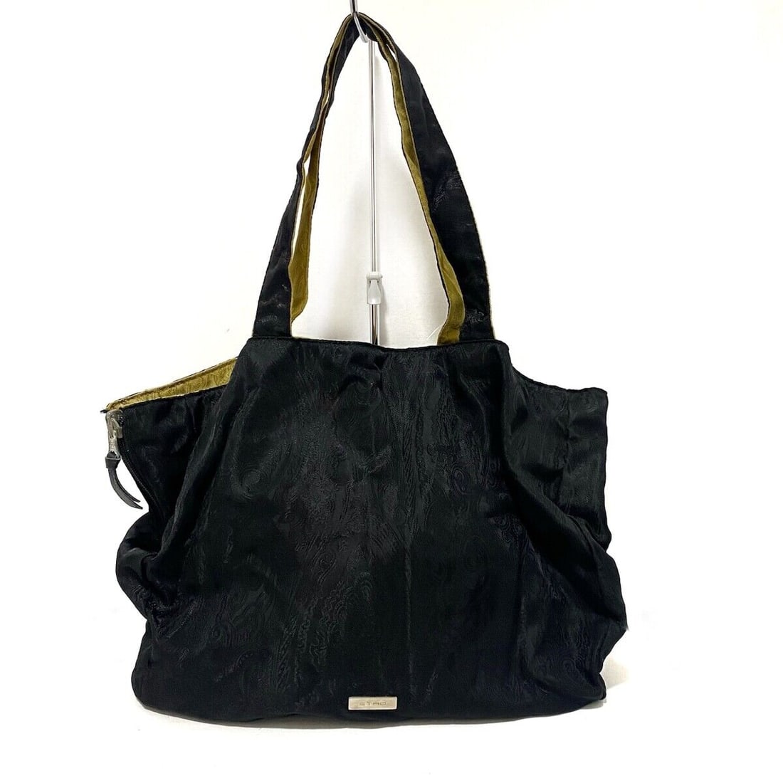 Auth ETRO - Black Yellow Green: Auth ETRO - Black Yellow Green Jacquard Tote Bag Condition: Pre-owned Brand: ETRO Style: Tote Bag Exterior Color: Black, Yellow Green Exterior Material: Jacquard ConditionRank: 6 Departme