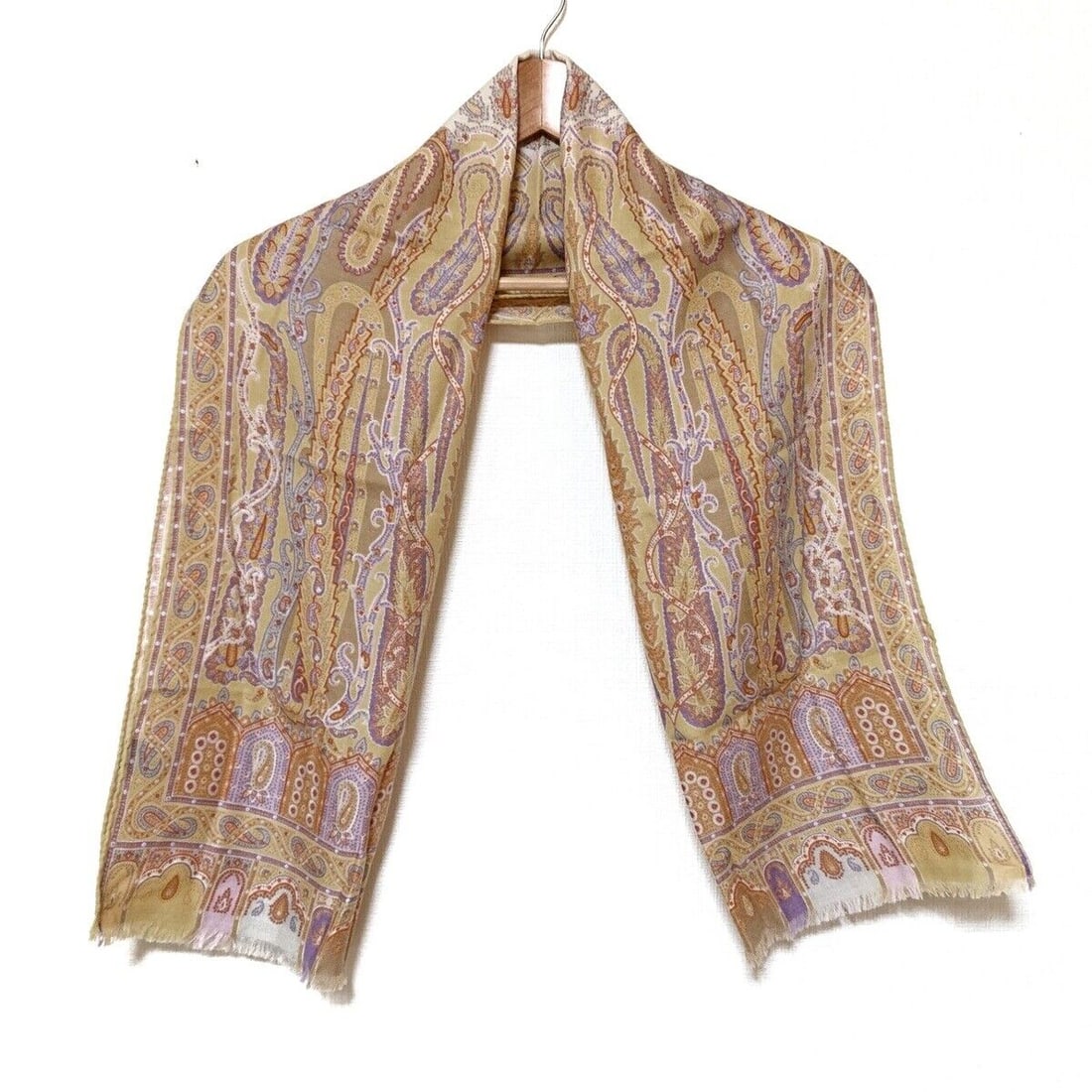 Auth ETRO - Light Yellow Multi: Auth ETRO - Light Yellow Multi Wool Silk Scarf Condition: Pre-owned Brand: ETRO Style: Scarf Color: Light Yellow, Multi Material: Wool, Silk ConditionRank: 6 Type: Scarf <br