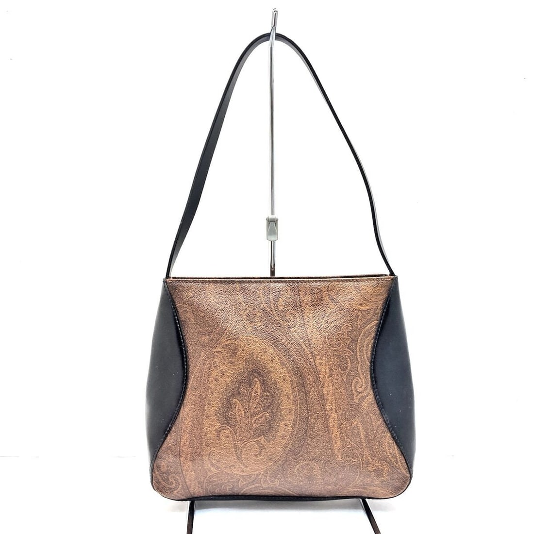 Auth ETRO - Brown Black PVC: Auth ETRO - Brown Black PVC Leather Shoulder Bag Condition: Pre-owned Brand: ETRO Style: Shoulder Bag Exterior Color: Brown, Black Exterior Material: PVC, Leather Accessories: Dust Bag Co