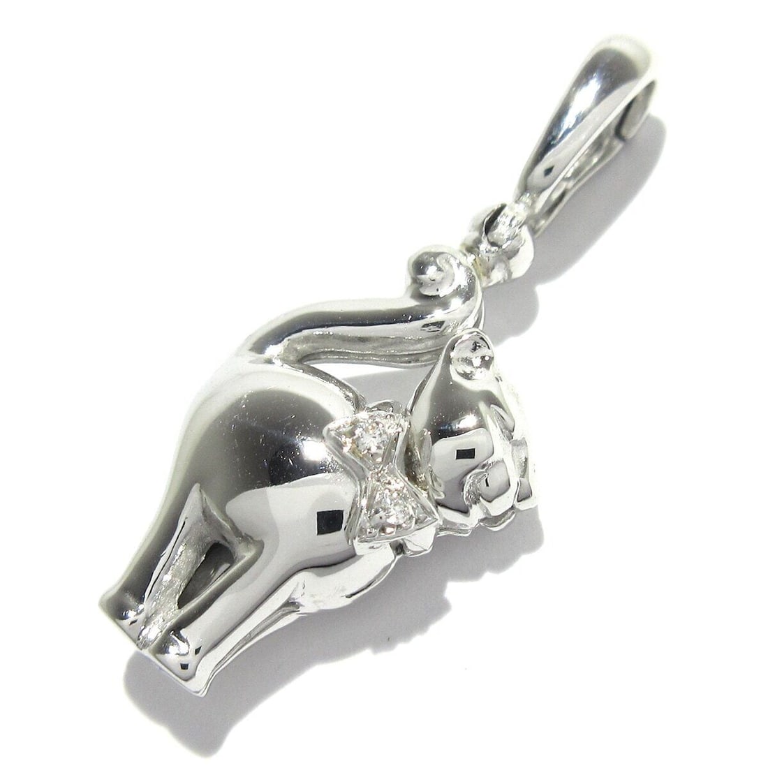Auth CHIMENTO - 18K White Gold: Auth CHIMENTO - 18K White Gold Diamond Pendant Head Condition: Pre-owned Brand: CHIMENTO Style: Pendant Head Color: 18K White Gold, Diamond Material: 18K White Gold, Diamond Note: This will be shi