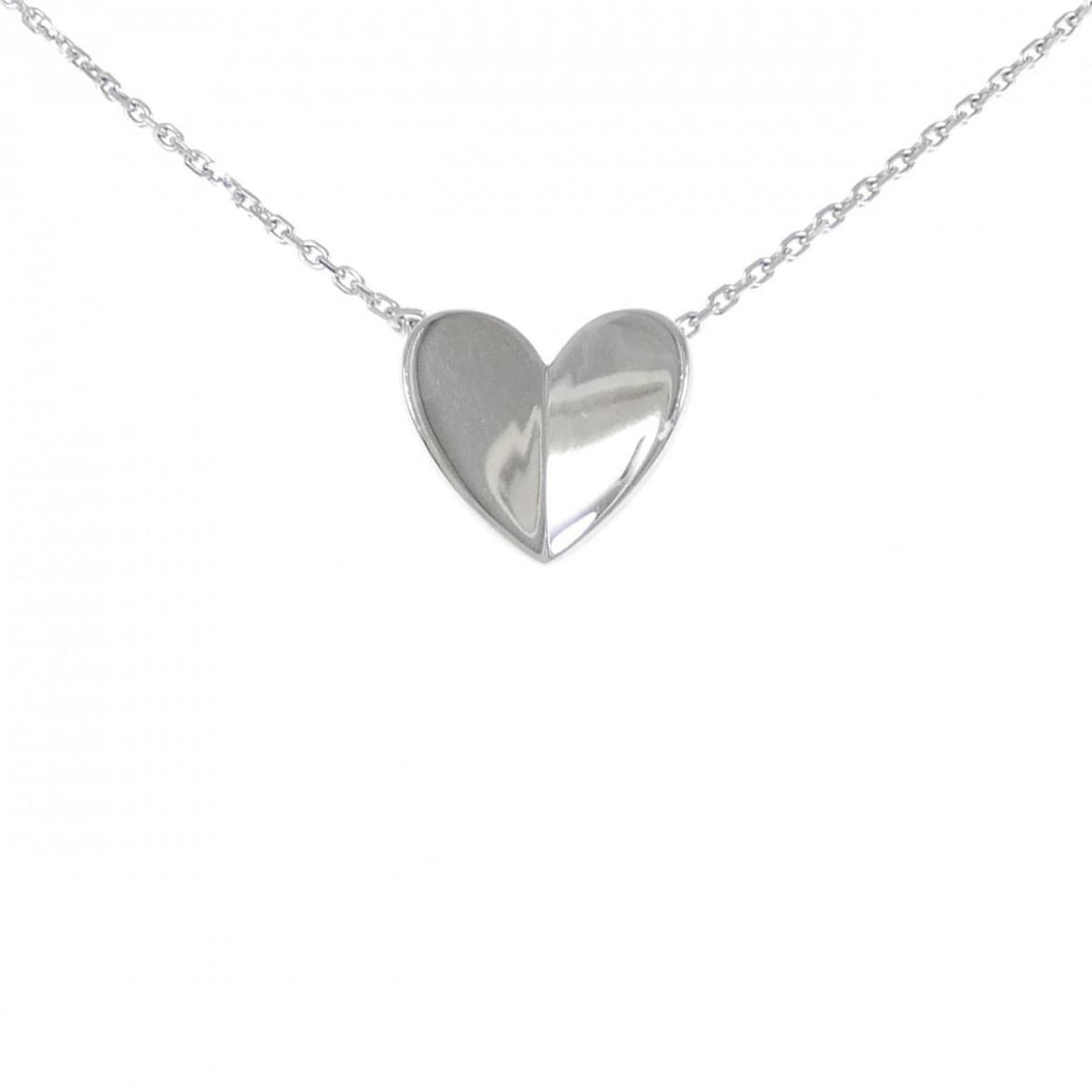 Van Cleef & Arpels Heart Necklace: Van Cleef & Arpels Heart Necklace Condition: Pre-owned Brand: Van Cleef &: Arpels Country: Japan SN: MOR_0820 Main Stone Creation: Natural Main Stone: Pearl Material: Pearl Co