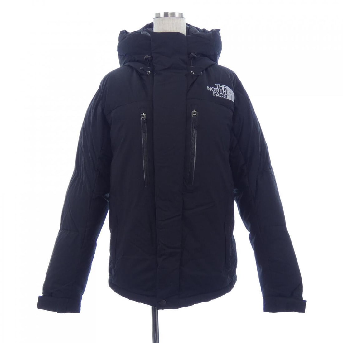 Authentic THE NORTH FACE Down Jackets: Authentic THE NORTH FACE Down Jackets #241-003-503-9902 Condition: Pre-owned Brand: THE NORTH FACE Style: JACKET Color: Black Outer Shell Material: See Image Gender: Mens Size: S