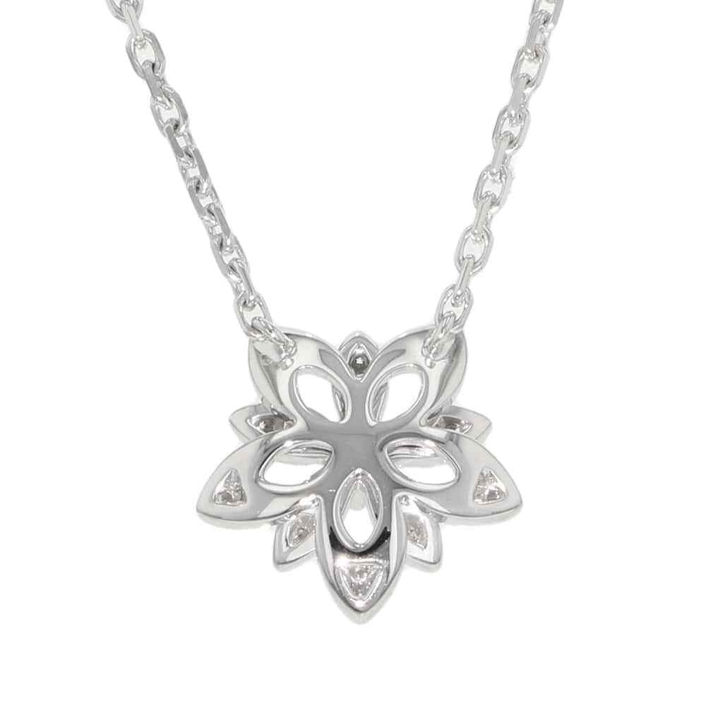 Van Cleef & Arpels Necklace Lotus: Van Cleef & Arpels Necklace Lotus Pendant Diamond 26P 0.15ct K18WG White Condition: Pre-owned Brand: Van Cleef &: Arpels Country: Japan SN: MOR_0820 Main Stone Creation: Natural Main Stone: Pea