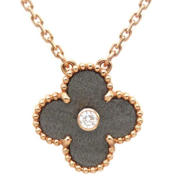 Van Cleef & Arpels Necklace Vintage: Van Cleef & Arpels Necklace Vintage Alhambra Silver Obsidian Pendant Condition: Pre-owned Brand: Van Cleef &: Arpels Country: Japan SN: MOR_0820 Main Stone Creation: Natural Main Stone: Pearl <